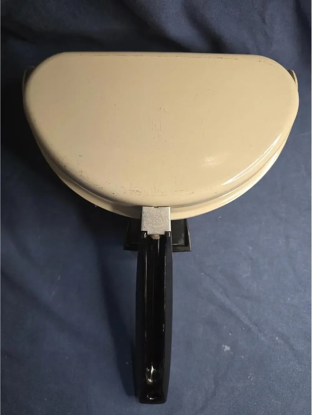 Good Morning Double-Sided Omelet Pan with Handle